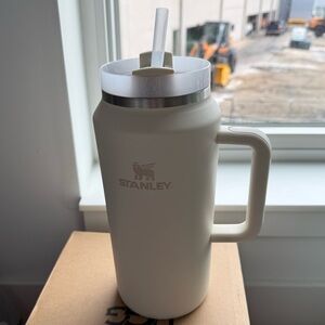64 oz Stanley with Straw & Handle